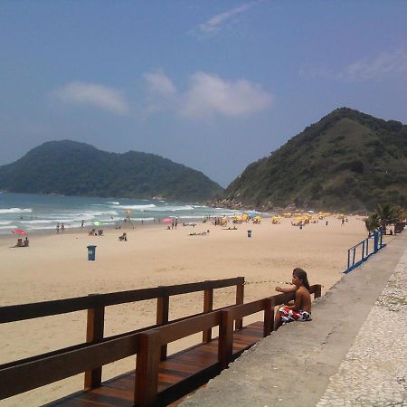 Lindo Apto Com Piscina A 150M Da Praia Do Tombo Guaruja Exterior photo